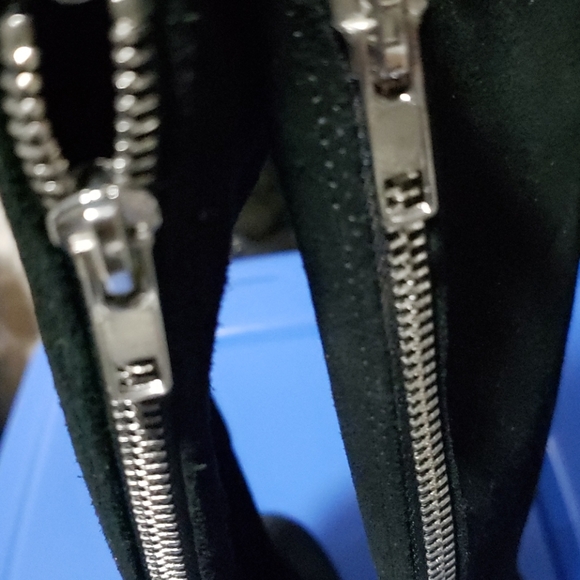 Women's Knee High Boots - Picture 5 of 7